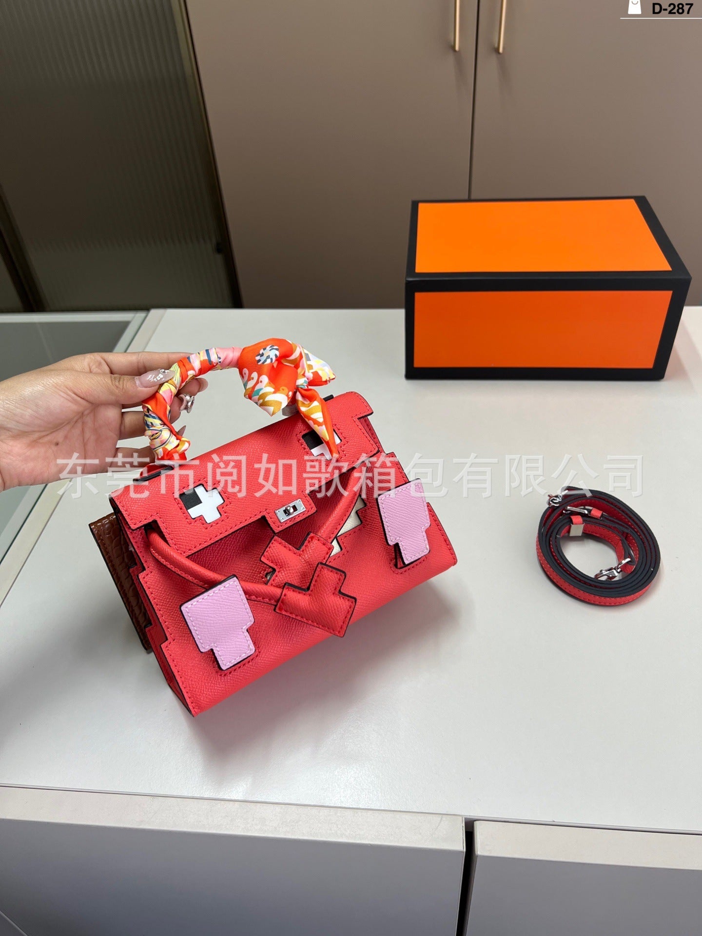 机器人凯莉包卡通笑脸包马赛克娃娃手提小方包单肩斜挎包一件代发