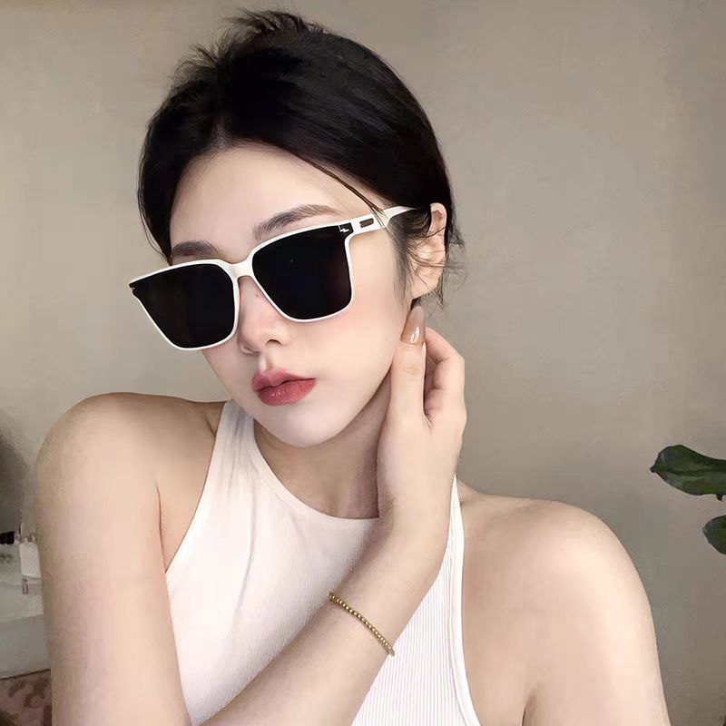 时尚黑色gm墨镜女高级感网红同款出街拍照显白方框太阳镜男士新款