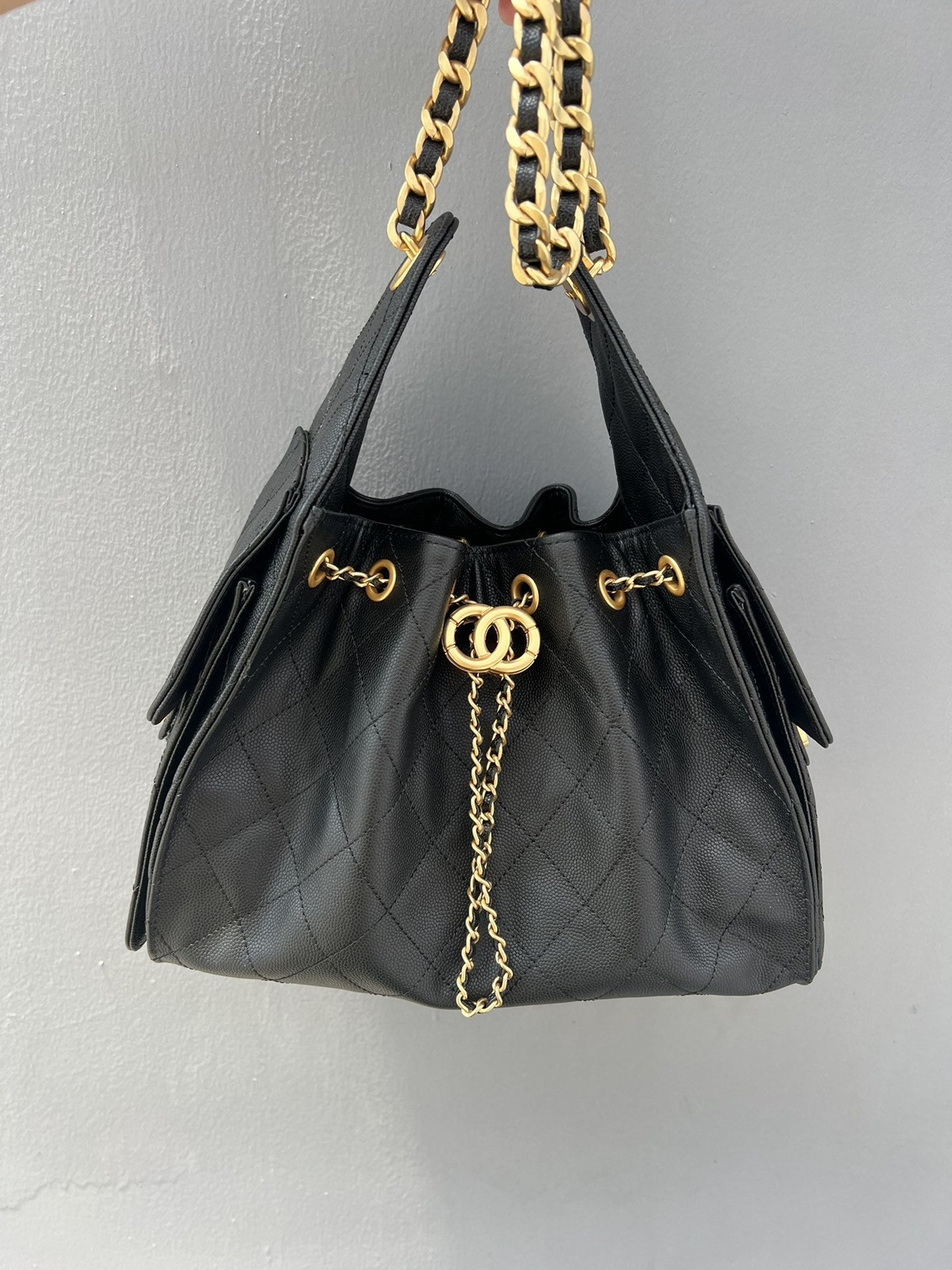 新款球纹头层牛皮油蜡牛皮嬉皮包水桶包腋下包流浪包手提斜挎单肩