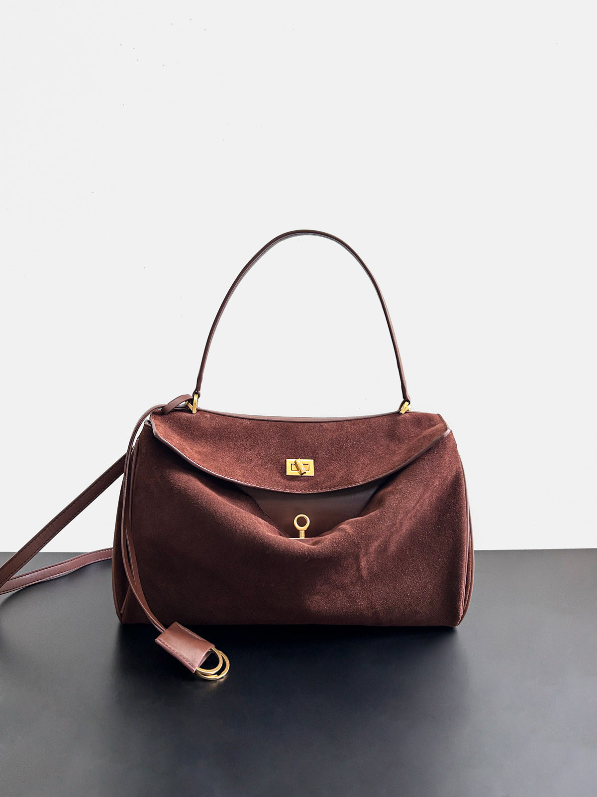 大气时尚锁扣牛皮女包2024新款链条轻便质感洋气真皮软皮斜挎包包