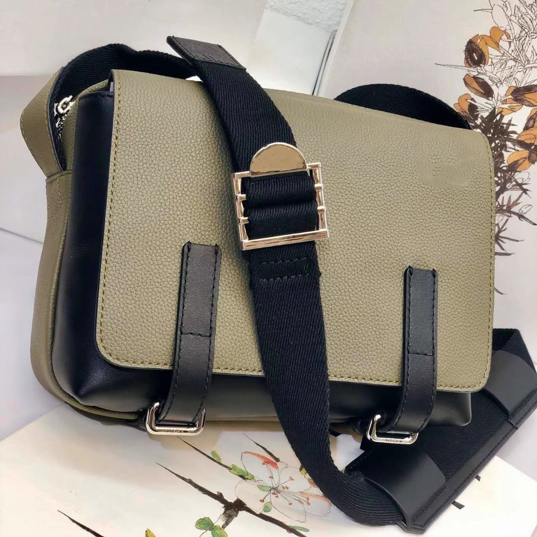 罗家男士单肩包斜挎包男款puzzle邮差包男包胸包小牛皮背包男