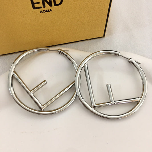 新款小众设计F字母圆圈耳环女高级感个性气质欧美风镶钻耳圈批发