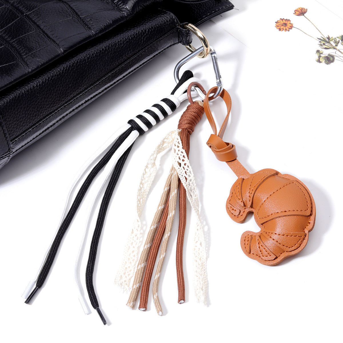 创意补丁牛角包PU皮挂件皮革包挂吊饰钥匙扣饰品配件批发厂货跨境