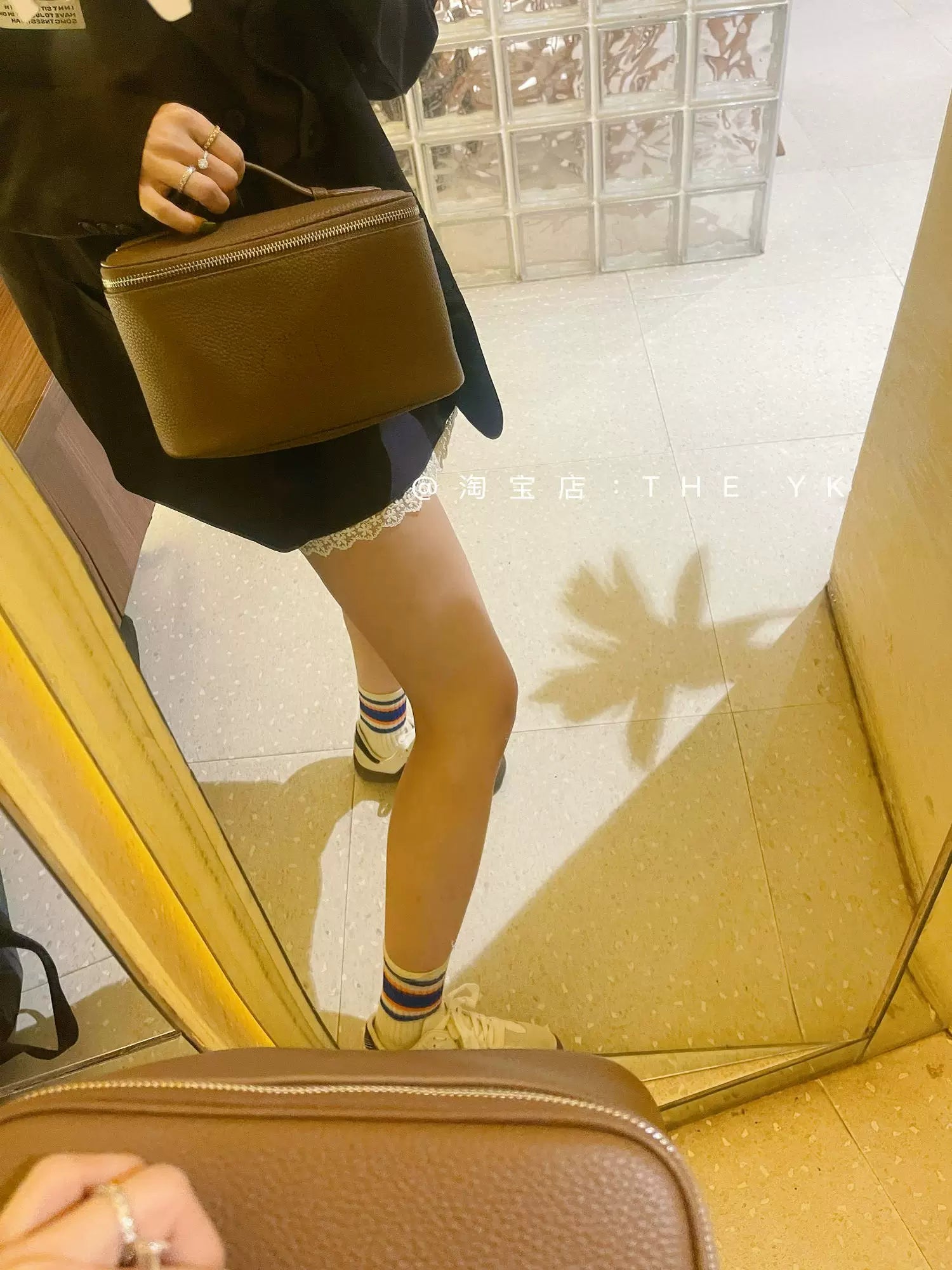 真皮化妆包大容量刺绣H手拿包收纳包出差旅行护肤品洗漱包饭盒包