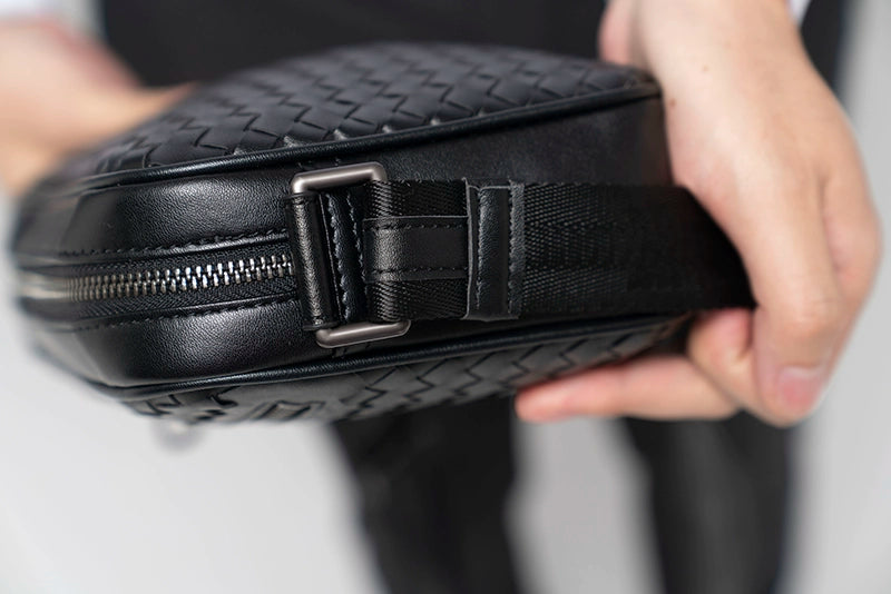 X&BV男士斜挎包商务横款青年编织潮牌时尚小背包休闲百搭单肩包男