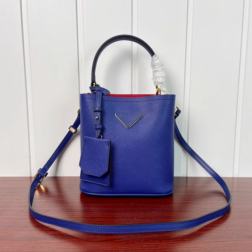 P家杀手mini水桶包韩版十字纹牛皮手提包时尚斜挎单肩包一件代发