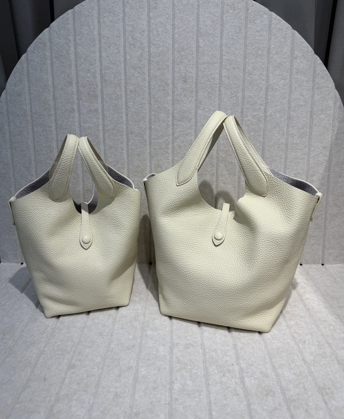 2025新款大容量托特包简约百搭时尚单肩包头层牛皮软腋下包妈咪包