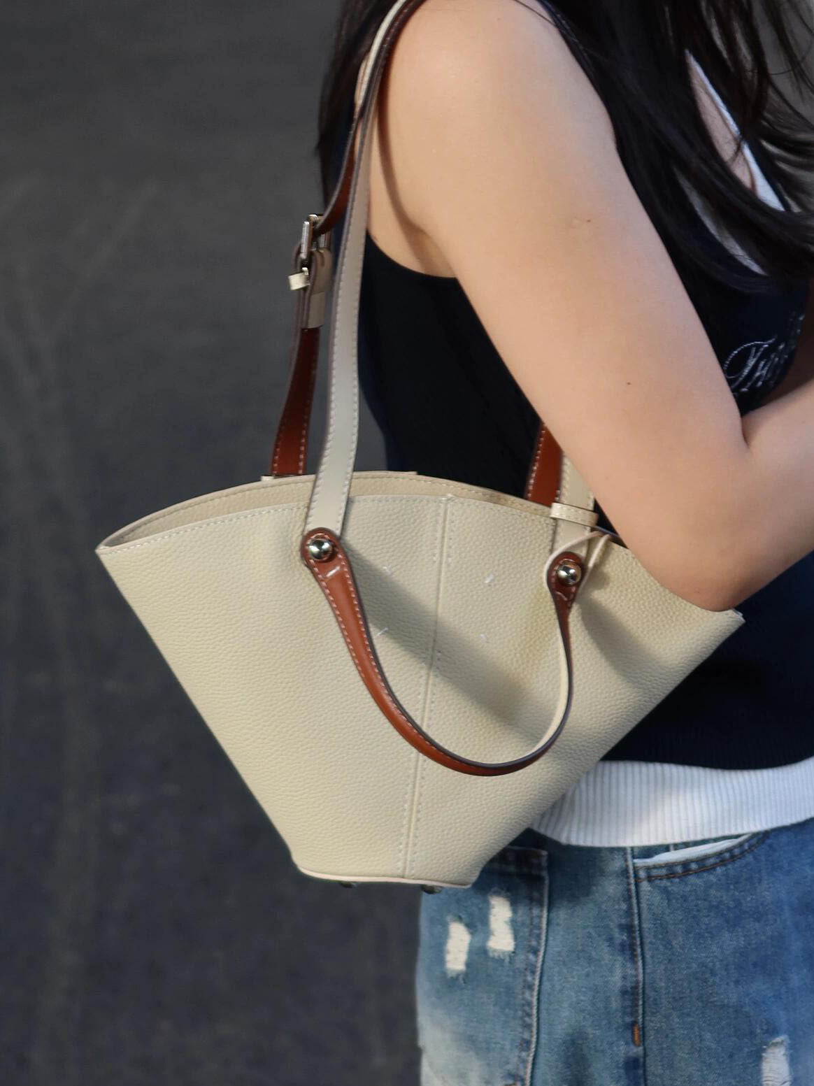 日韩ins简约休闲手提双肩包荔枝纹扇形菜篮子腋下包包一件代批发