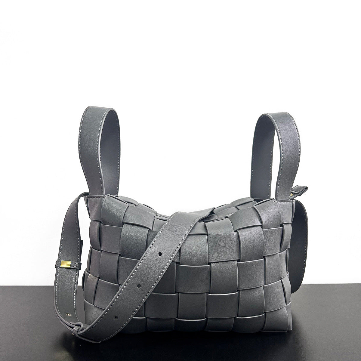 包包女包手工编织头层牛皮高档优雅时尚大容量通勤外出手提单肩包