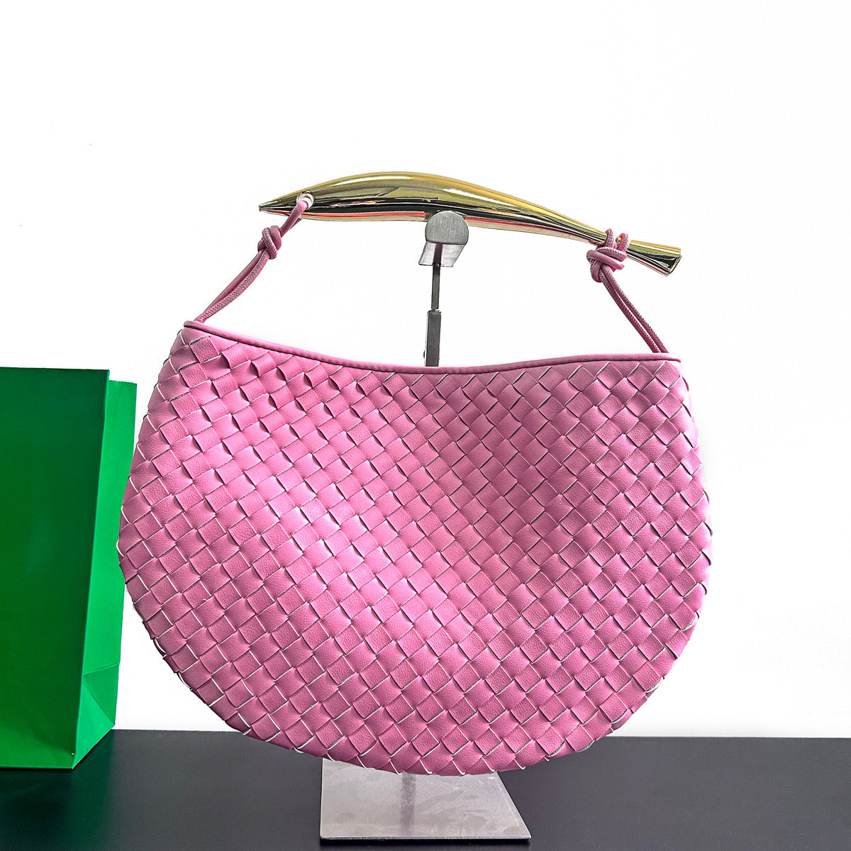 物著设计大金属手把编织饺子包2023手拎包真皮手提包宽肩带水桶