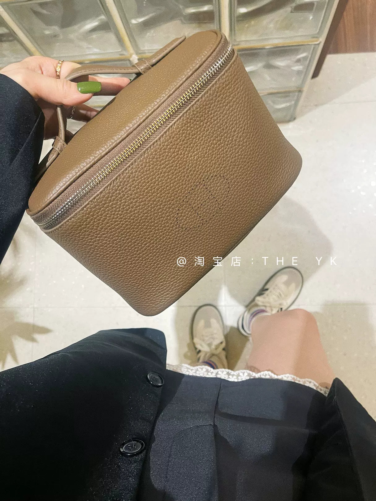 真皮化妆包大容量刺绣H手拿包收纳包出差旅行护肤品洗漱包饭盒包
