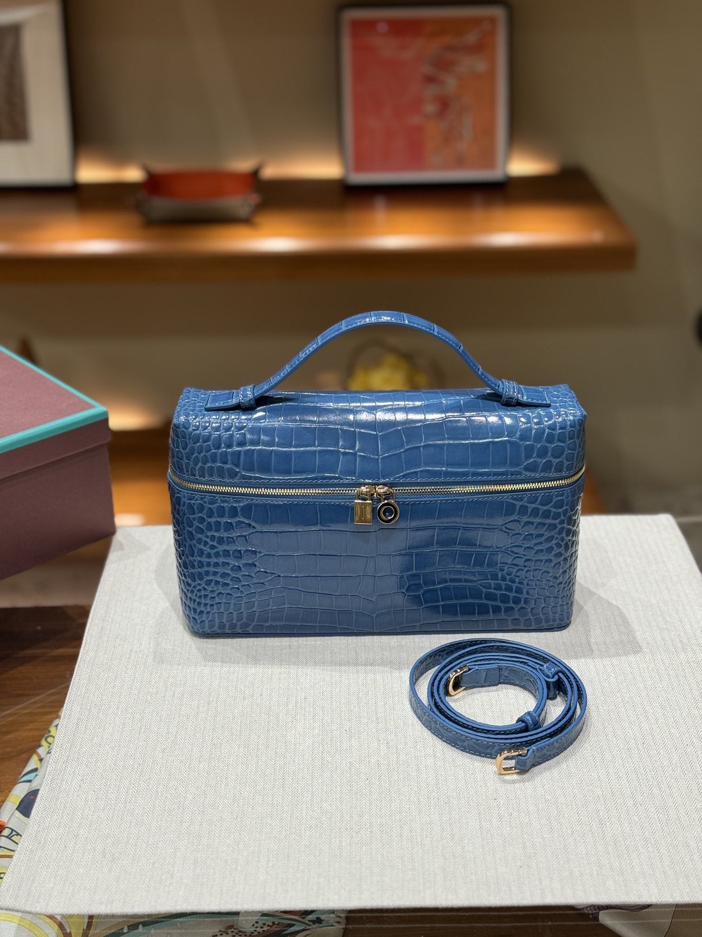 头层牛皮LP27饭盒包女高级感鳄鱼纹手提凯莉包2025新款单肩化妆包