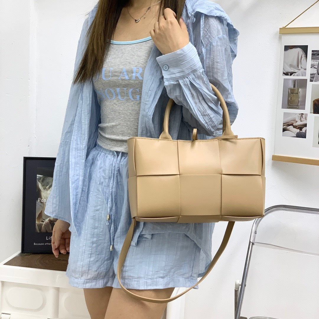 大容量编织手提包包女2024新款高级质感单肩腋下包时尚通勤托特包