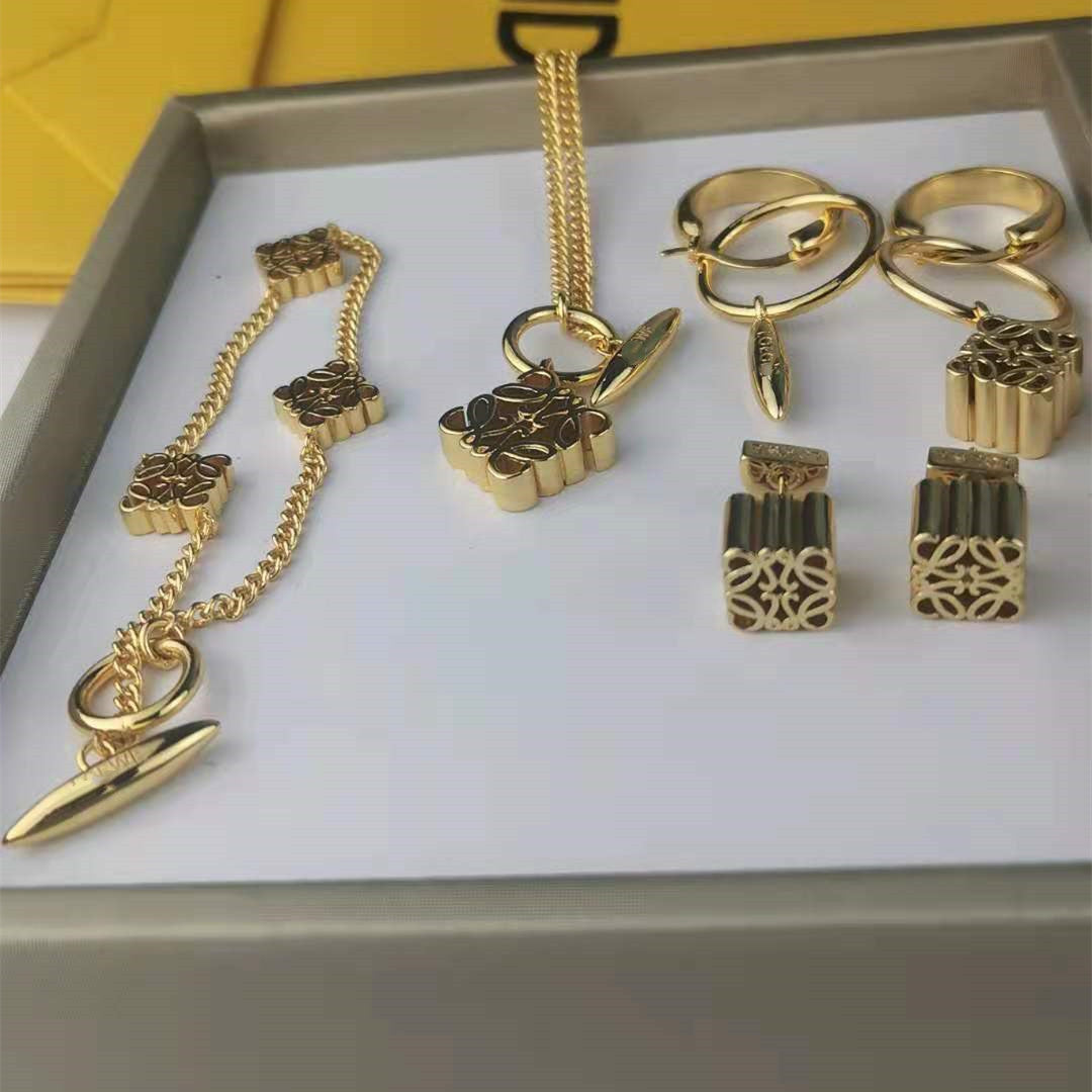 罗家新款镂空手链项链耳环气质高级感缠丝立体吊坠镂空月饼手链女