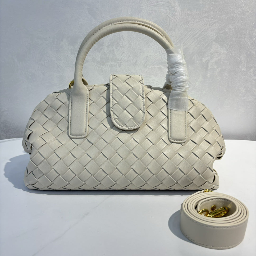 包包女款2024年新款洋气大容量夏天小众高级保龄球包斜挎包女真皮