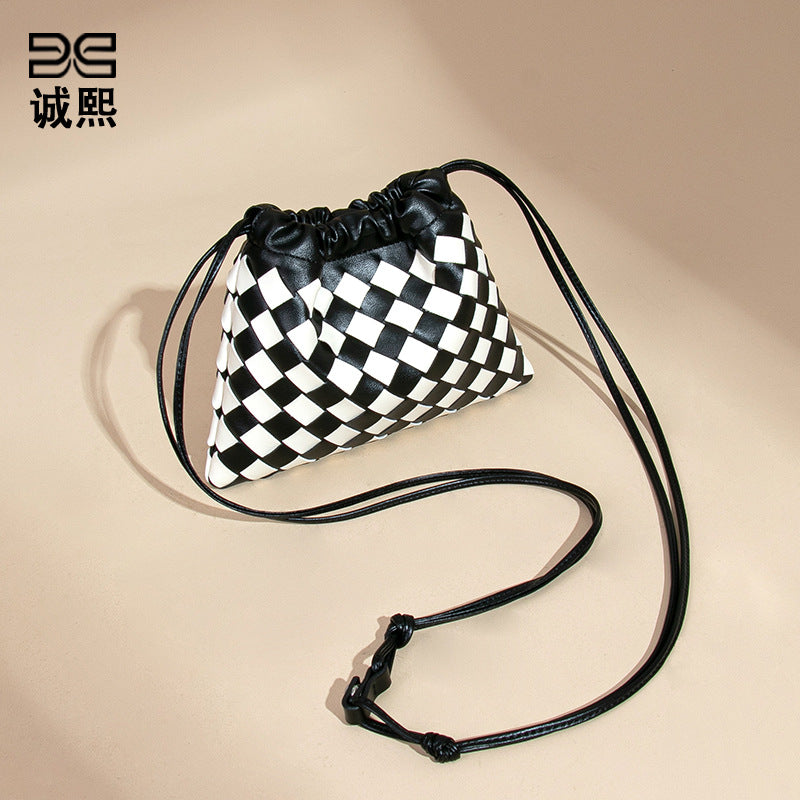 直播热销时尚云朵包时尚小众编织包包抽绳垃圾袋迷你单肩斜挎女包