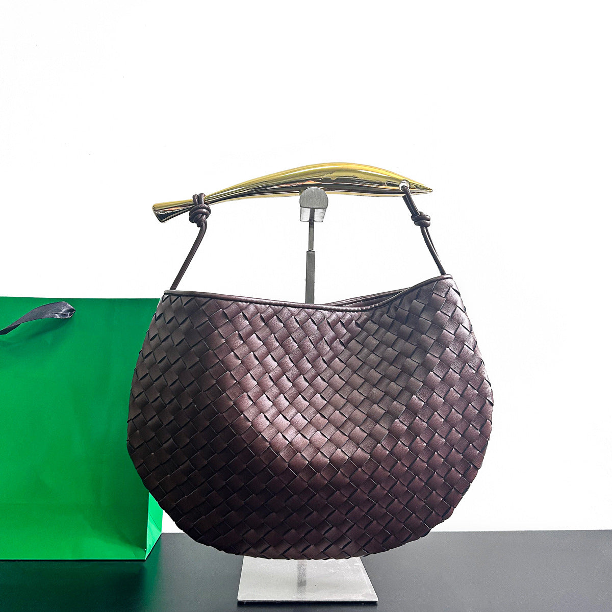 物著设计大金属手把编织饺子包2023手拎包真皮手提包宽肩带水桶