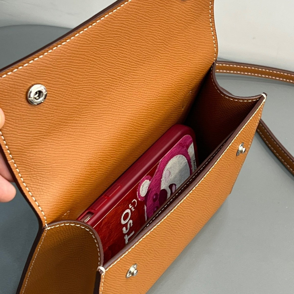 2024新款真皮中古款小腰包女手掌纹小方包简约通勤肩斜挎信封包潮