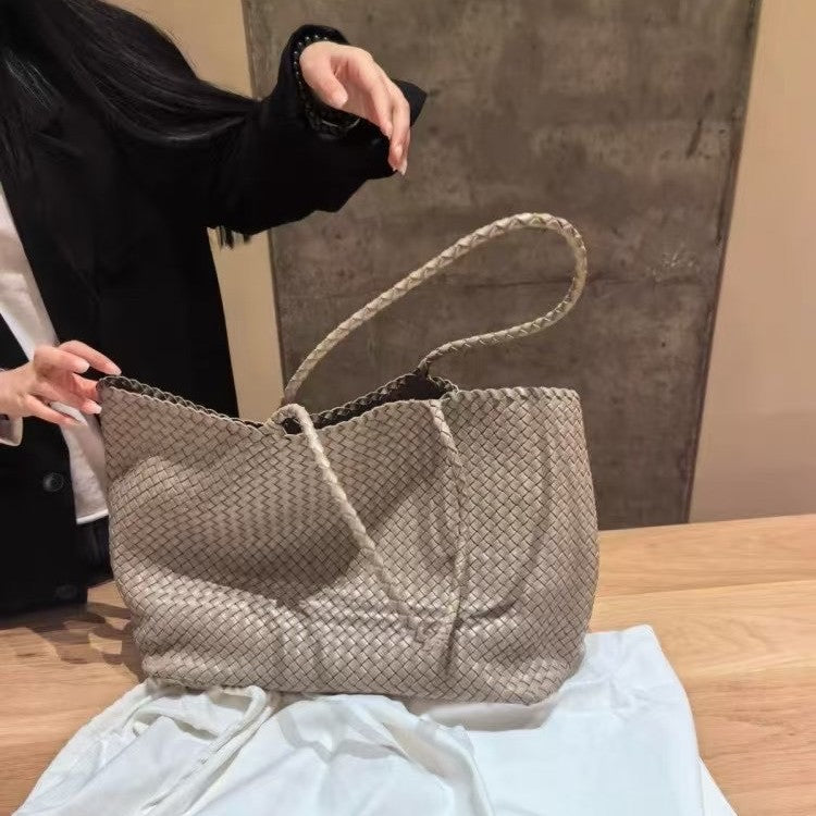 2025大容量马卡龙伴手礼女士手提包女士单肩包手工编织pvc菜篮子