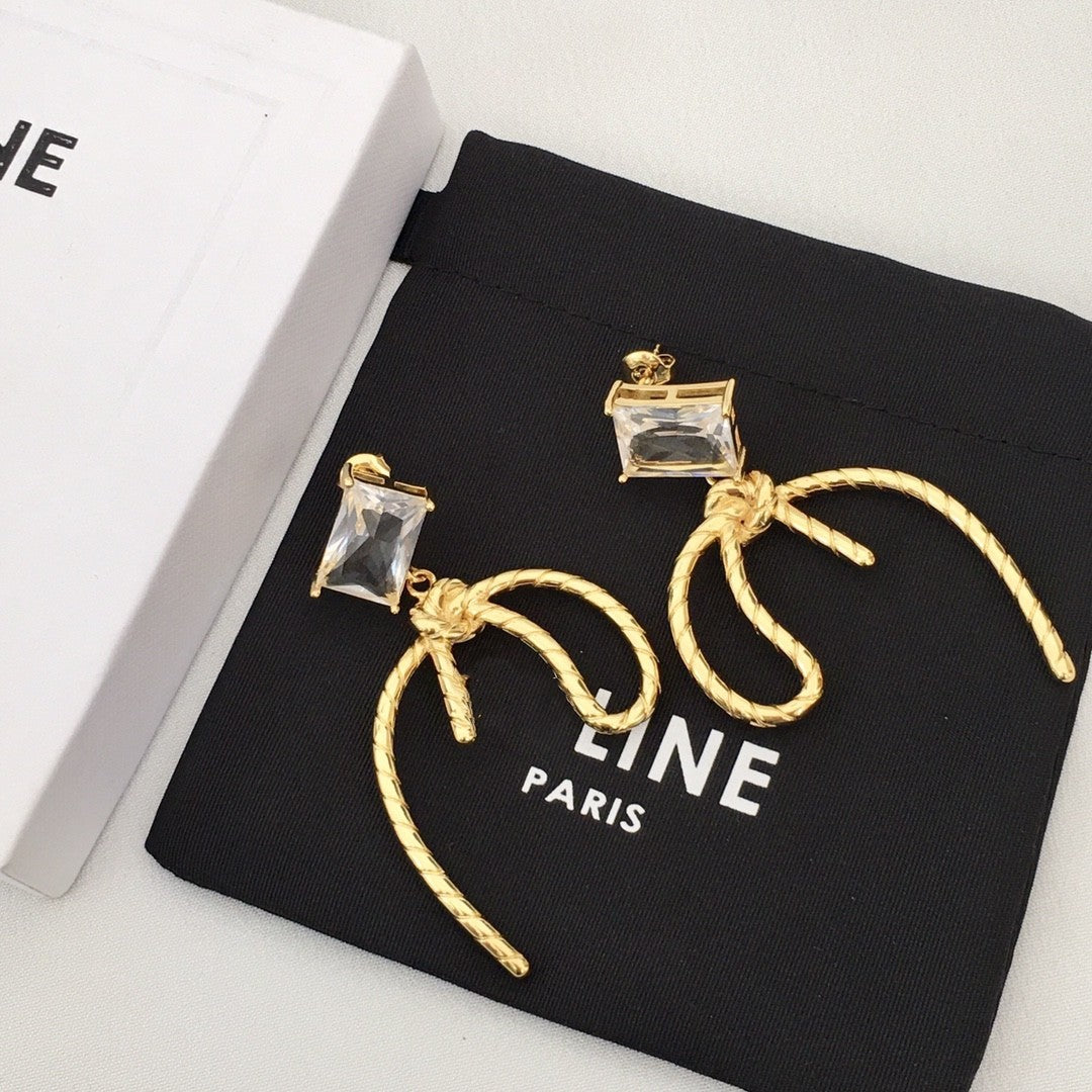 赛家22新款几何形蝴蝶丝带耳钉女高级感气质铜镀金镶钻耳环