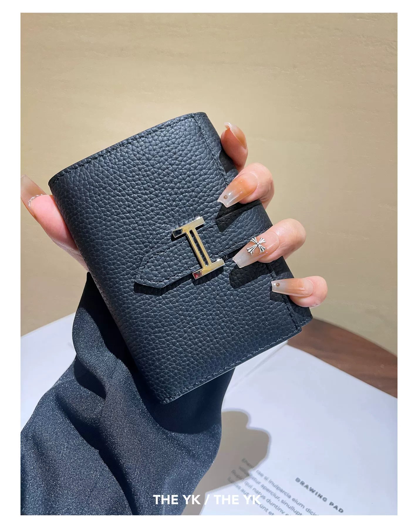 H家卡包里外全皮短款女士钱包真皮多卡位皮夹多色荔枝味h扣对折