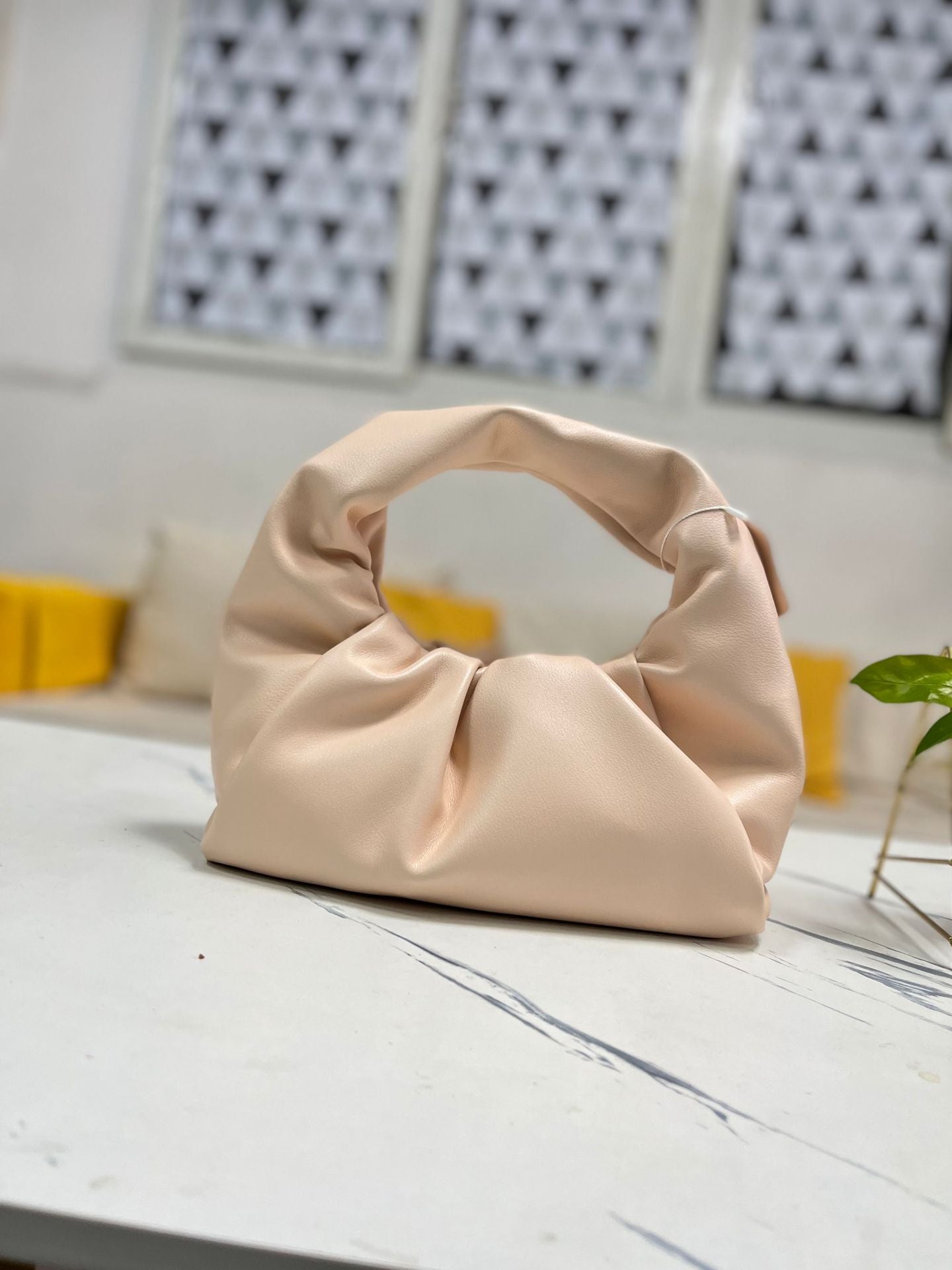 包包女2022新款女包牛角包pouch云朵包饺子包手提单肩包真皮女包