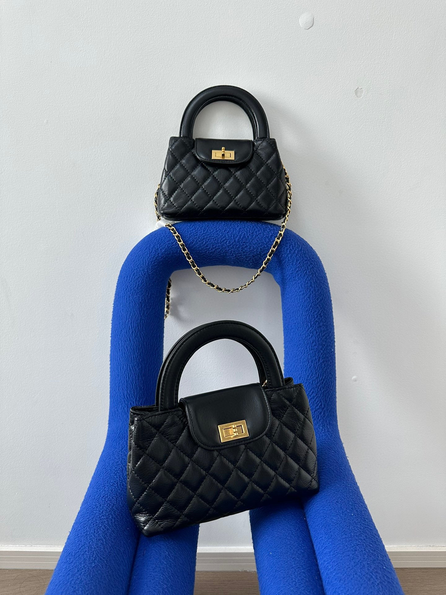 2023新款小香风复古小巧菱格手提包链条斜挎牛皮小包女简约时尚