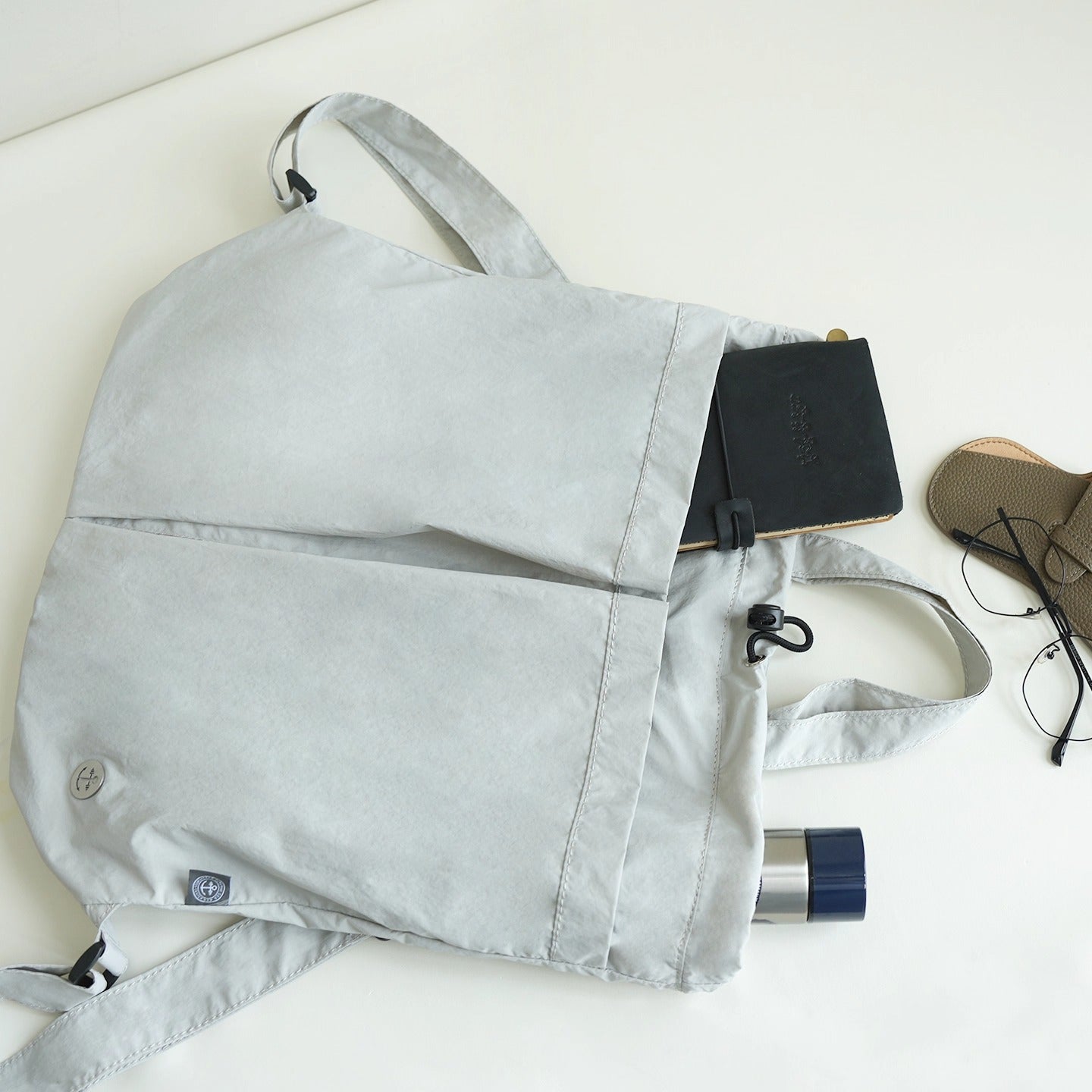 防泼水双肩包 简约百搭轻量书包 大容量日常休闲短途旅行背包女