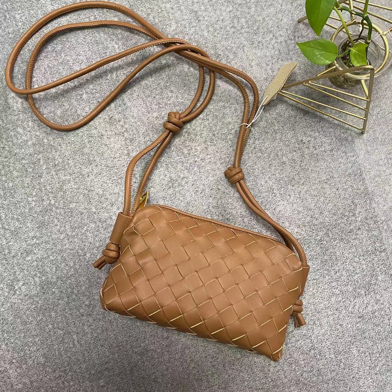包包女2022新款真皮女包牛皮包包编织小方包饭盒包轻奢小包包潮牌