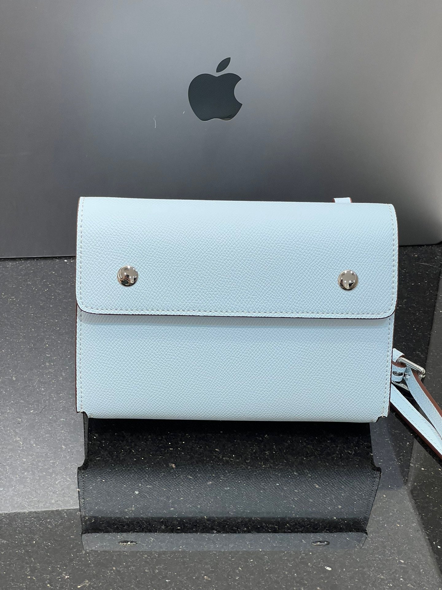 2024新款真皮中古款小腰包女手掌纹小方包简约通勤肩斜挎信封包潮