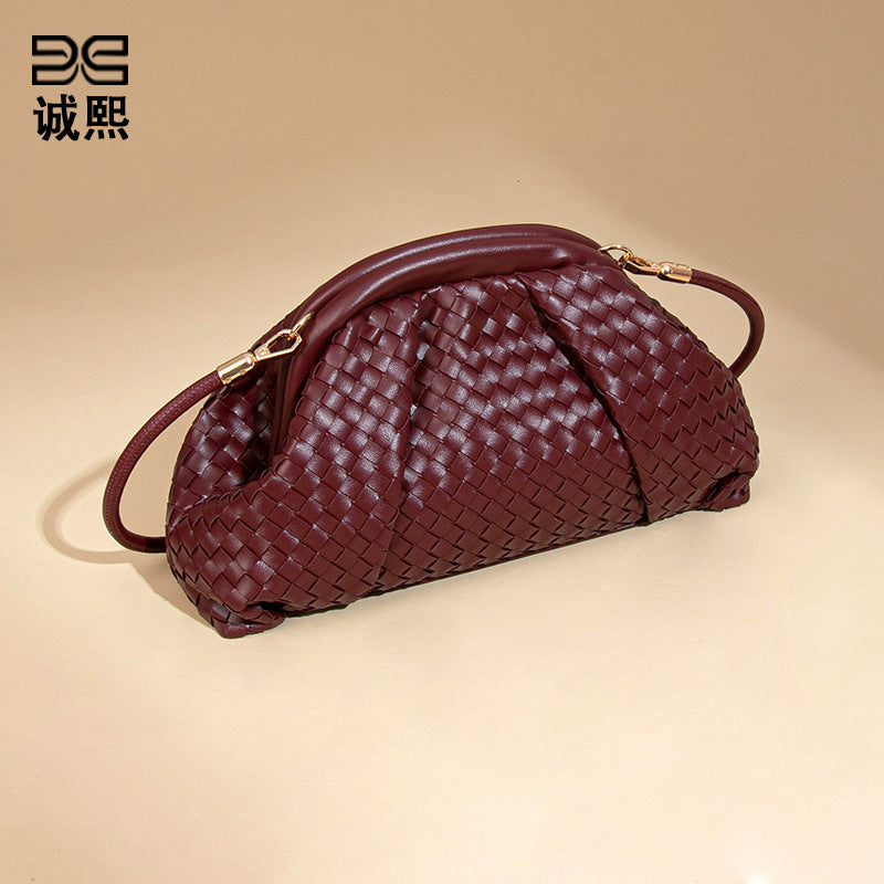 工厂定制logo贴标手工编织包云朵包时尚单肩斜挎包新款女士贝壳包