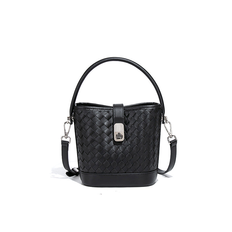 韩版简约潮流纯色手拎水桶包休闲百搭单肩斜跨包时尚ins编织女包