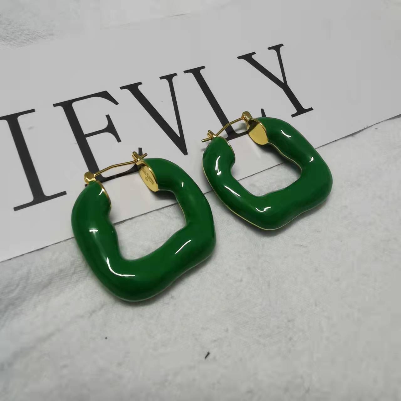 BV家21新款珐琅不规则U形耳环女高级感气质重工彩色几何形耳扣