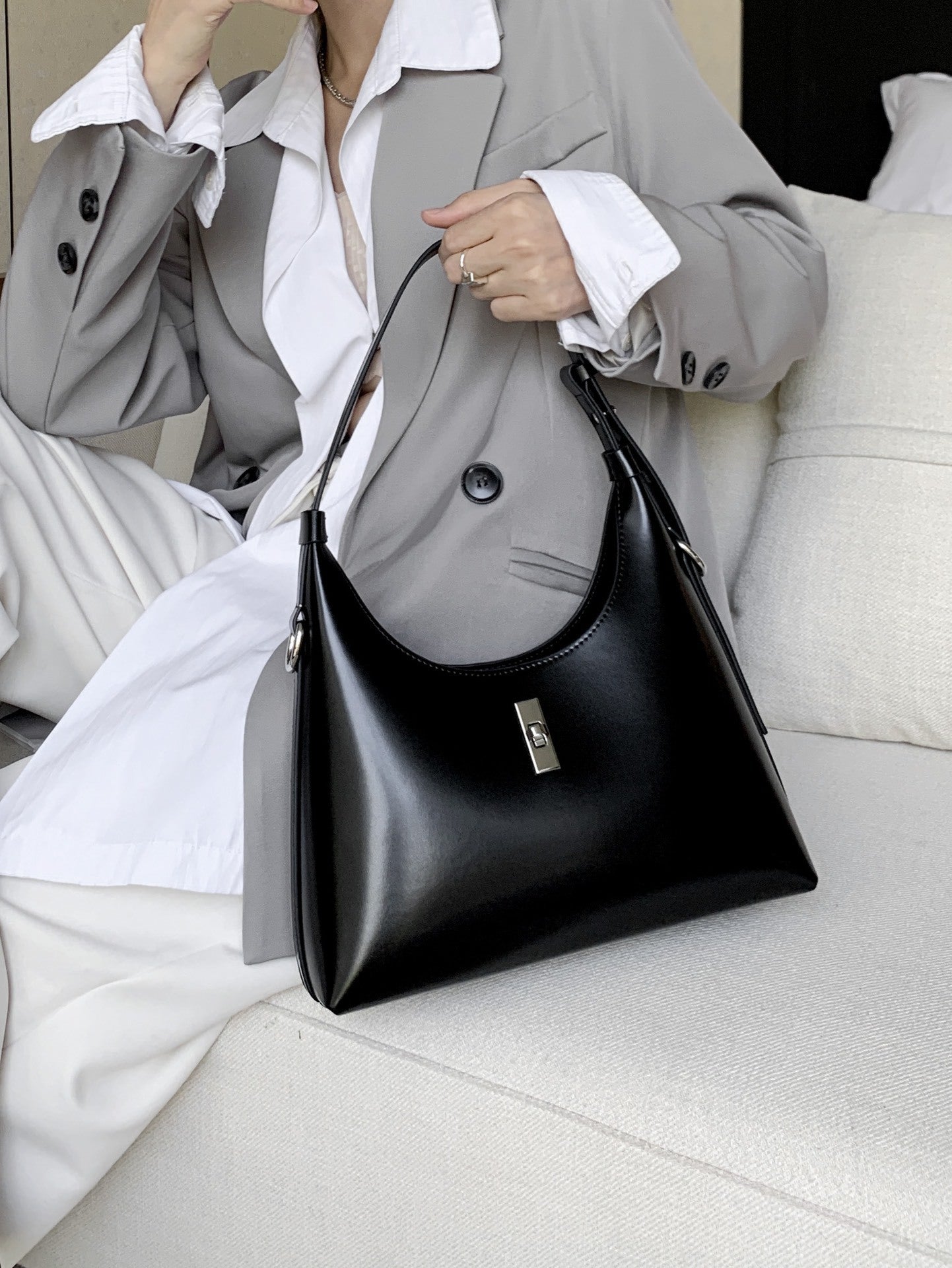 复古法棍包腋下包新月包百搭手提斜挎包包女树膏油蜡皮质细腻柔滑