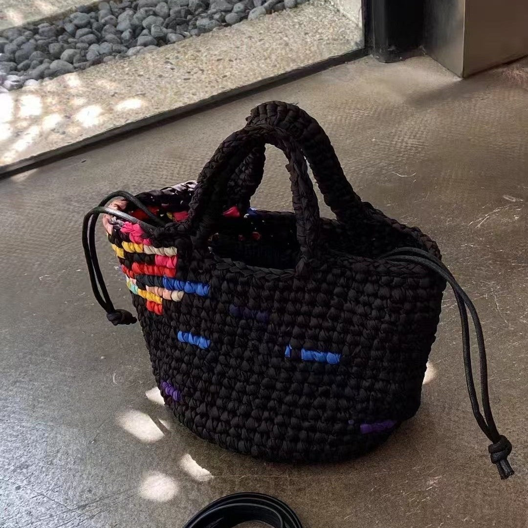 2025新品网红同款时尚百搭暗黑撞色手工编织设计小众手提斜挎包潮