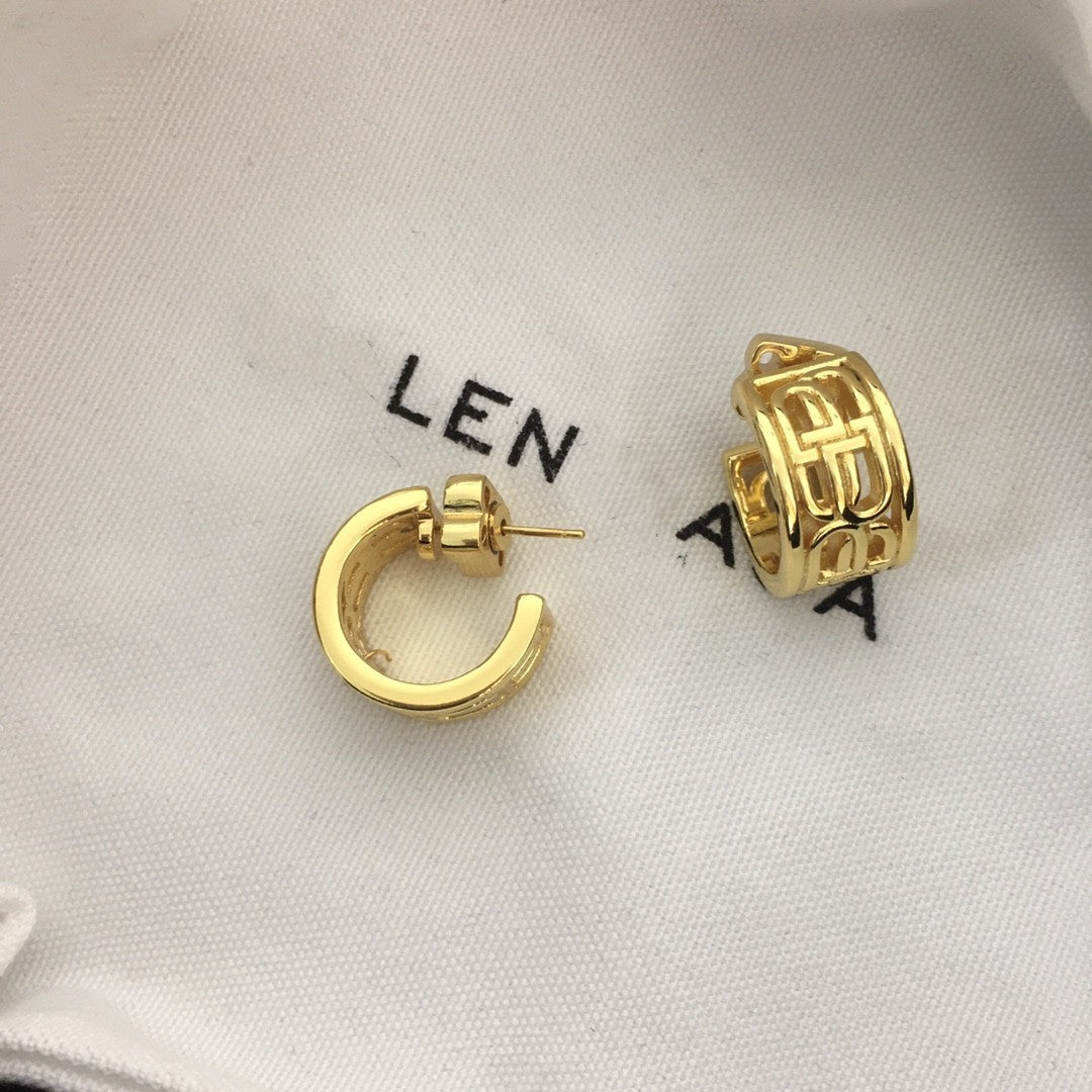 B家21新款C形耳钉女双B耳饰高级感气质小众耳饰光面镀金字母耳环