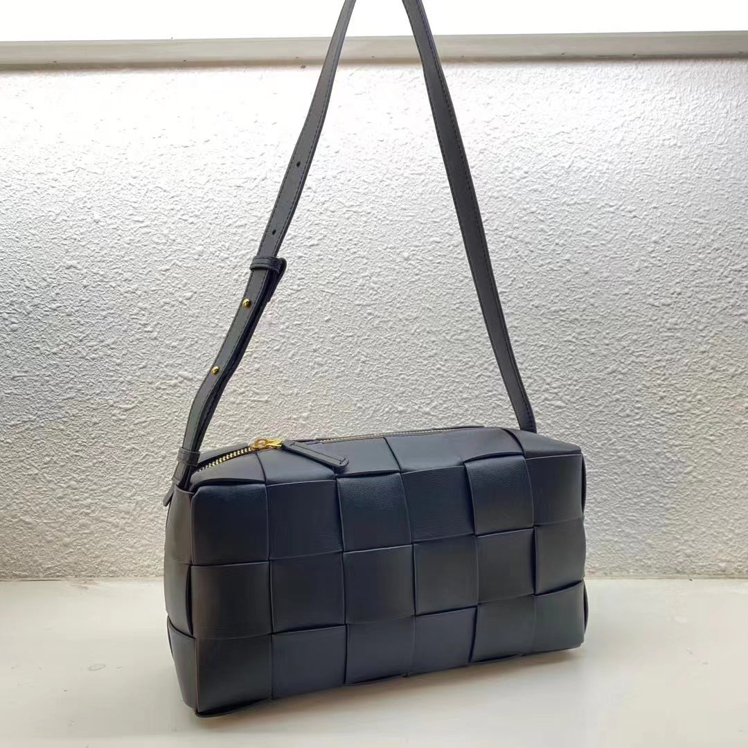 2023新款黑色编织包女腋下斜挎时尚百搭手提枕头包真皮单肩包轻便