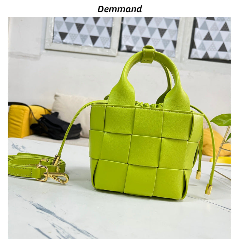 包包2022新款真皮女包编织牛皮单肩斜挎手提包手拎水桶简约时尚