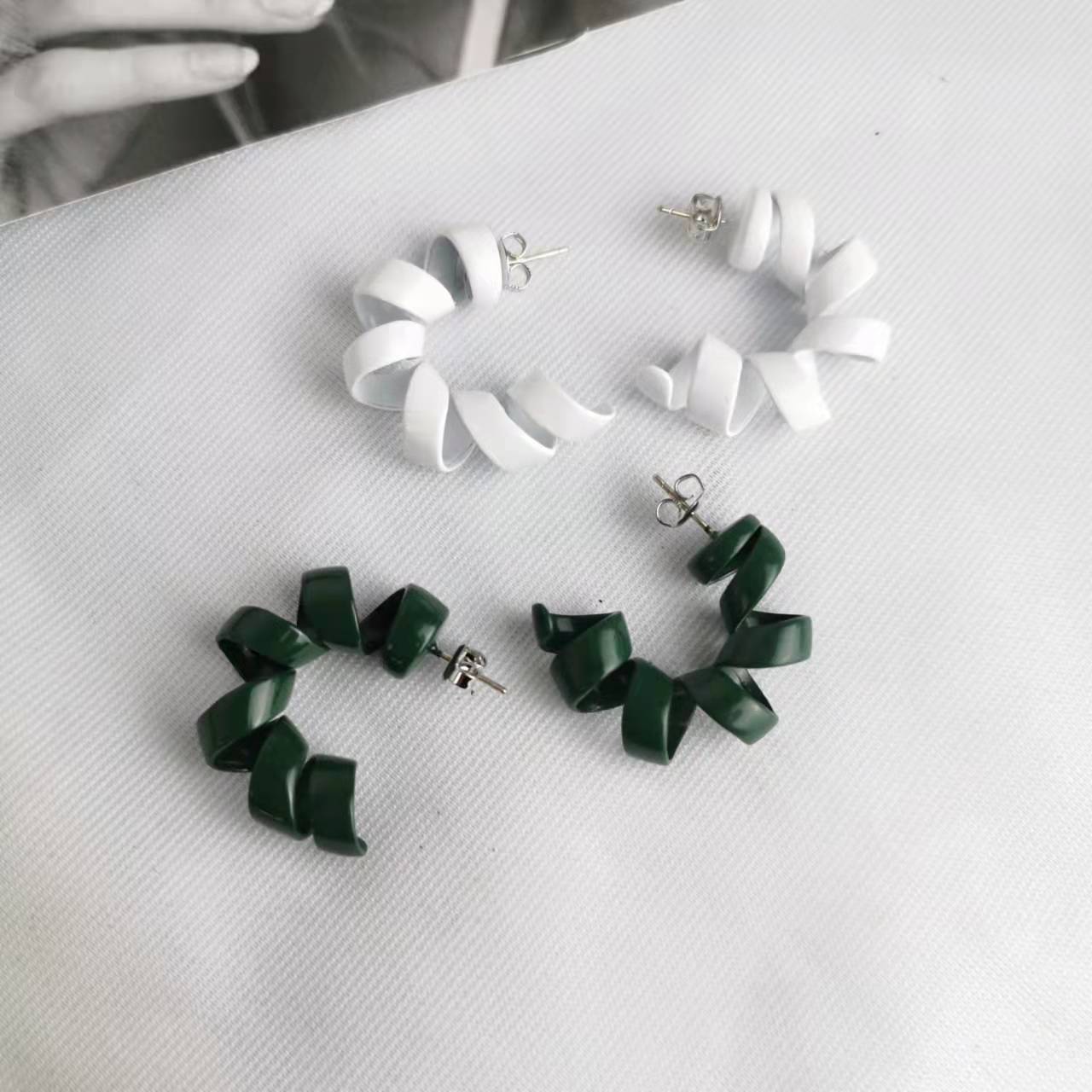 BV2021新款电话线耳环女几何不规则螺旋状欧美银针欧美扭转耳钉