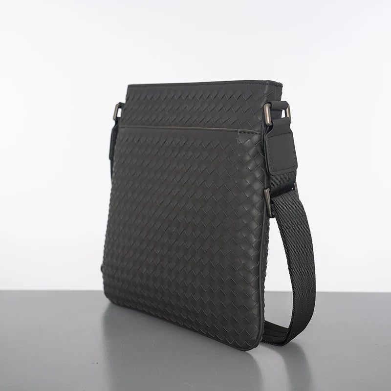 X&BV真皮男士包包单肩包男斜挎包休闲商务编织潮男竖款时尚小背包