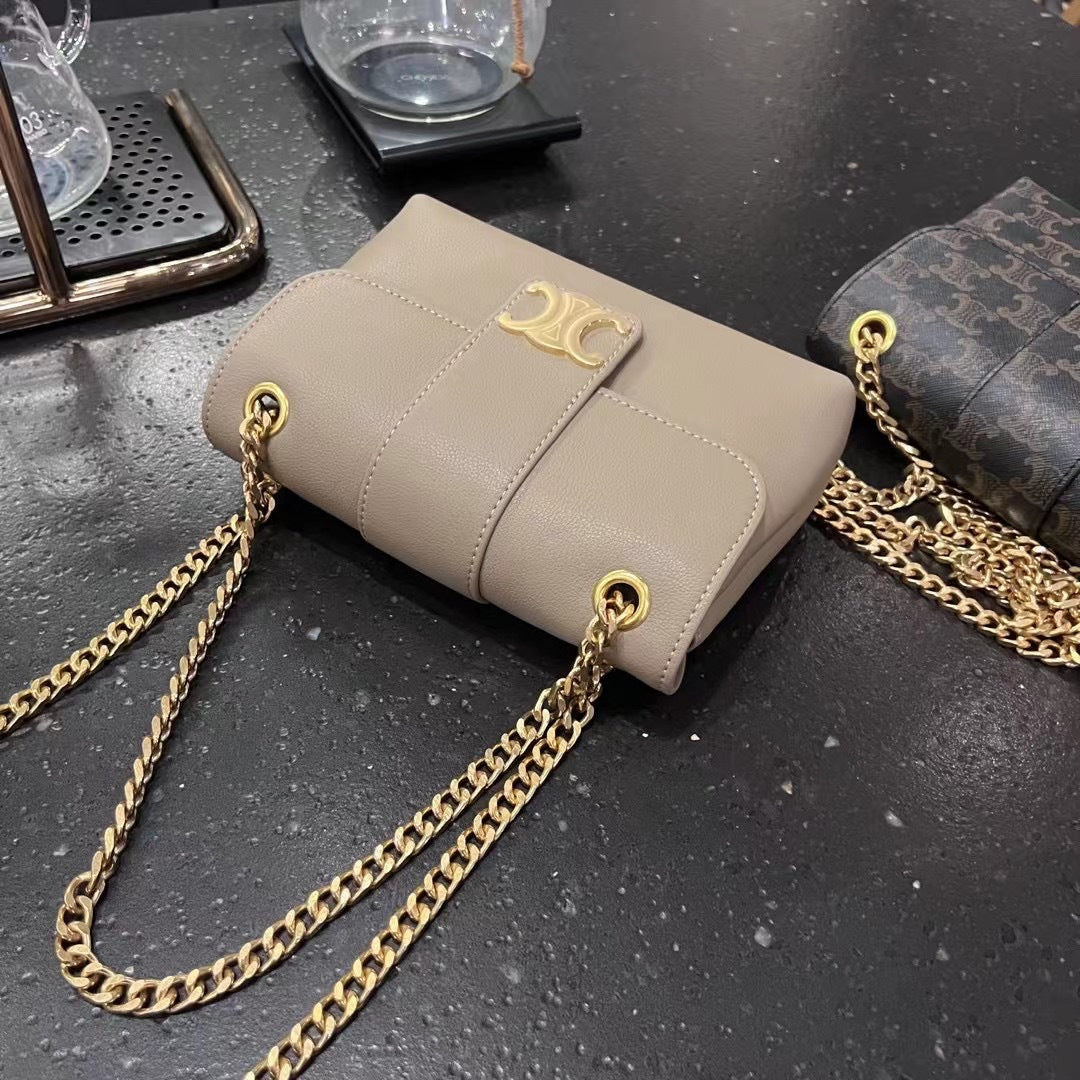 香港凯旋门腋下包包女2024新款真皮春夏高级感法棍信封链条小方包