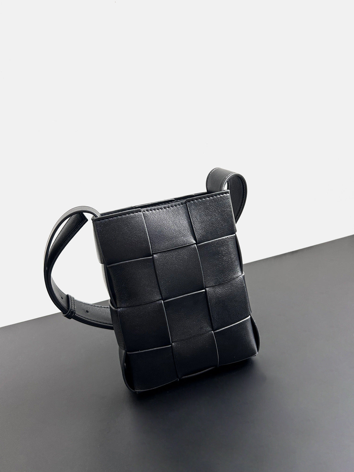 2024新款女士编织小方包时尚百搭单肩斜挎包潮牌高档轻奢格子包女