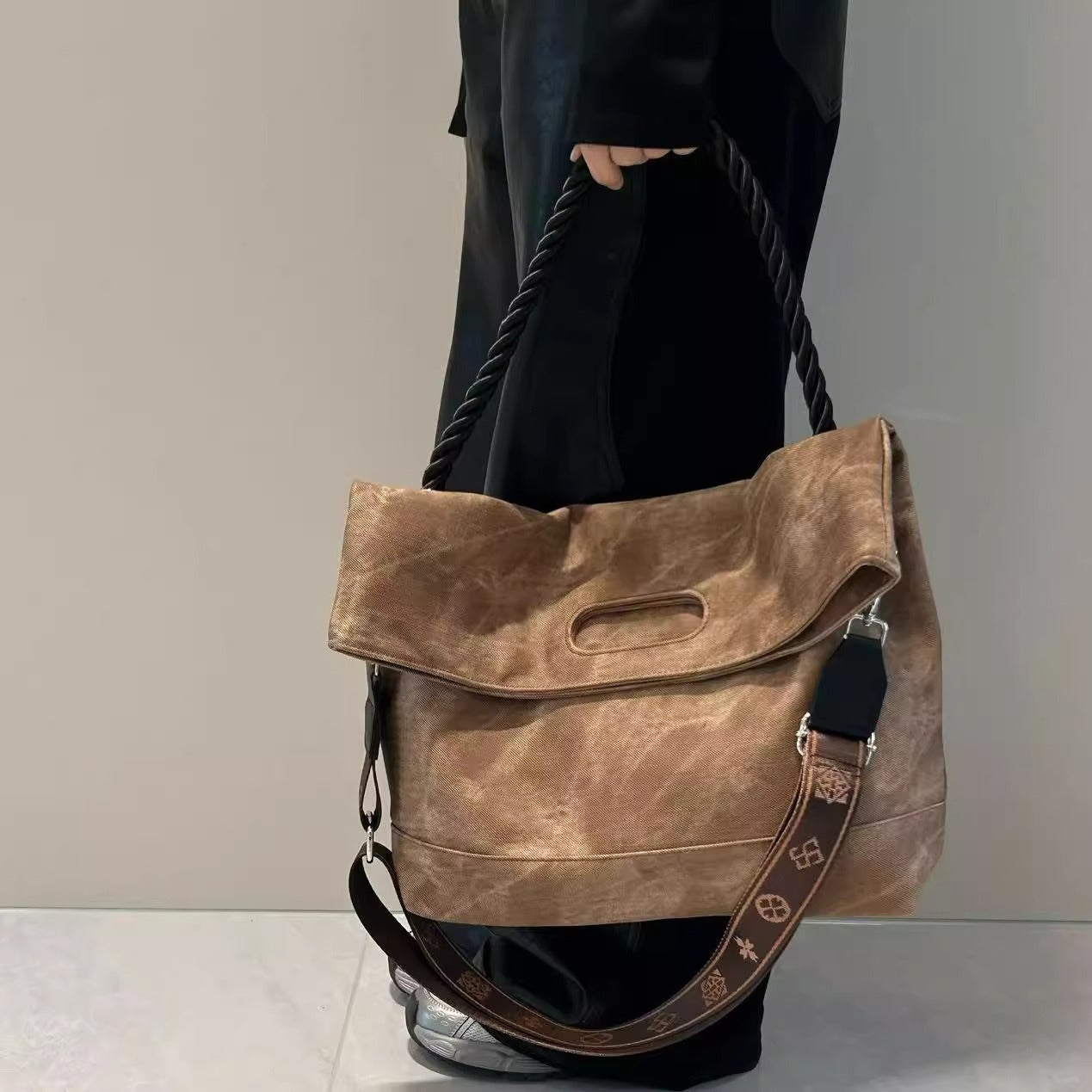 韩版扎染慵懒风软皮大容量通勤单肩包复古邮差斜跨托特包电脑包