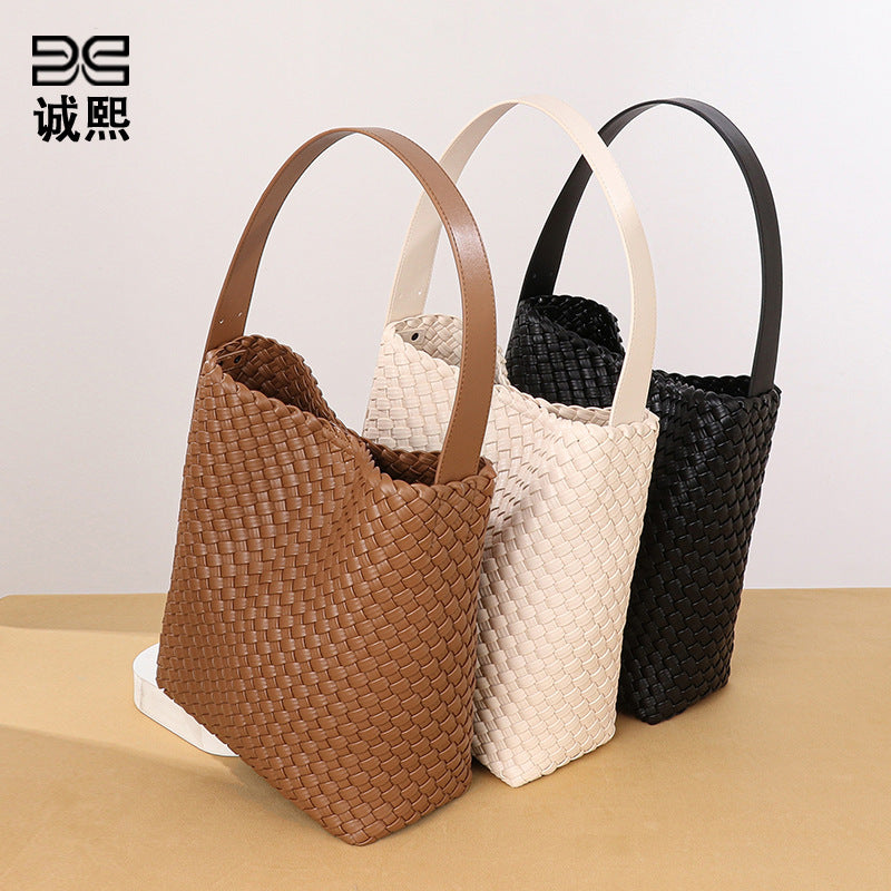 2025秋冬新款大容量水桶包编织女包单肩腋下包韩版潮流子母托特包