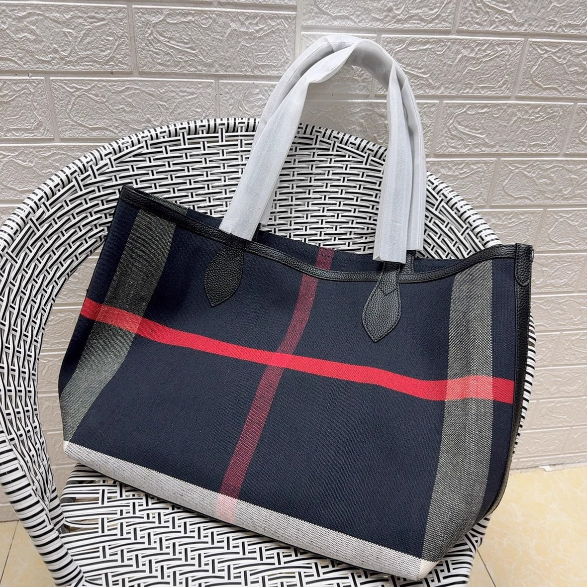 黄麻大托特tote购物袋ins风简约通勤办公电脑妈咪包大容量腋下包