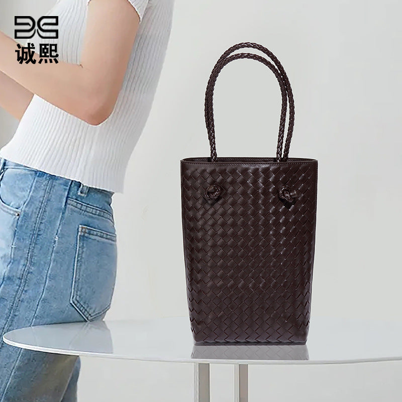 源头工厂定制手工编织包时尚手提托特女包潮流复古百搭单肩腋下包