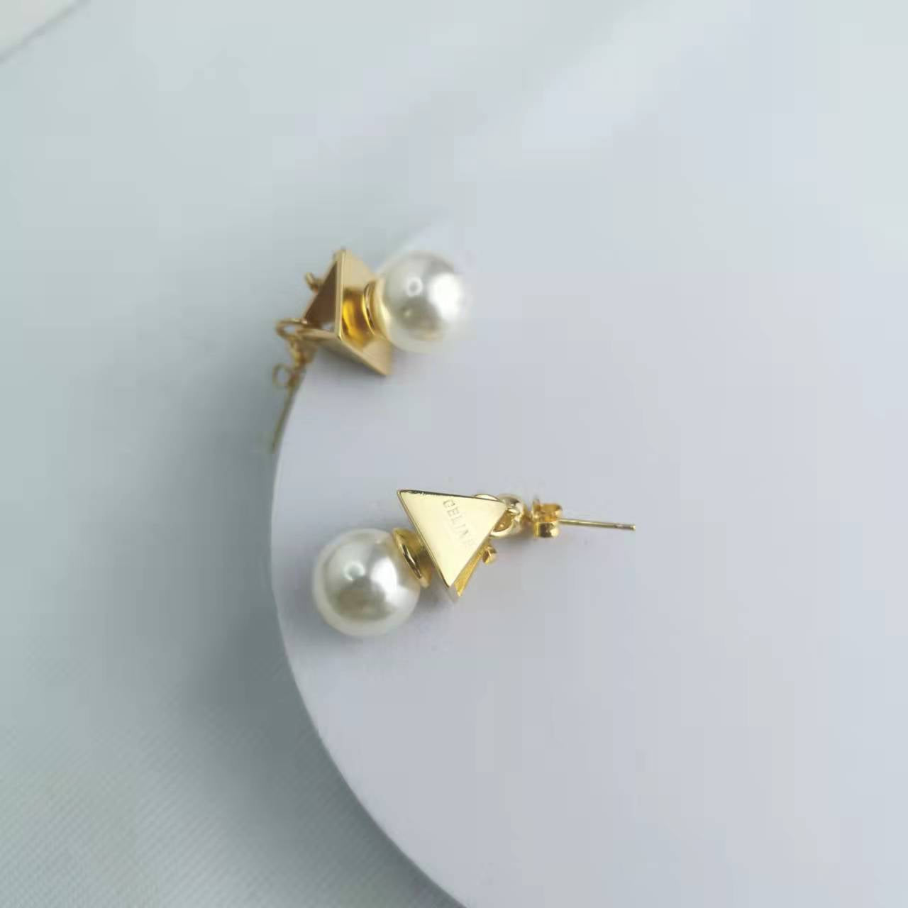 赛林家22新款三角宝塔凯旋门珍珠耳钉女气质光面镀金几何形耳环