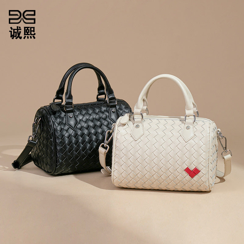 韩版新款爱心手提波士顿枕头包迷你百搭单肩斜跨包手工编织包包女