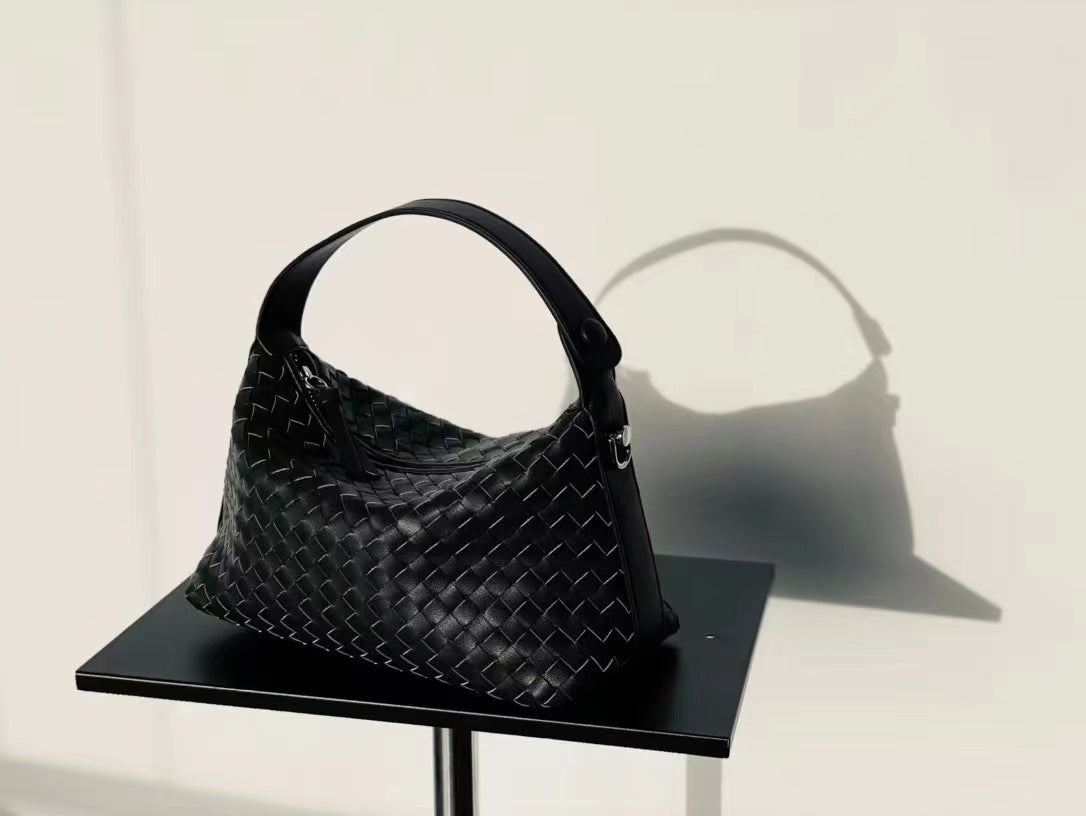 小众设计真皮手提编织托特包百搭斜挎菜篮子女包枕头包2022新