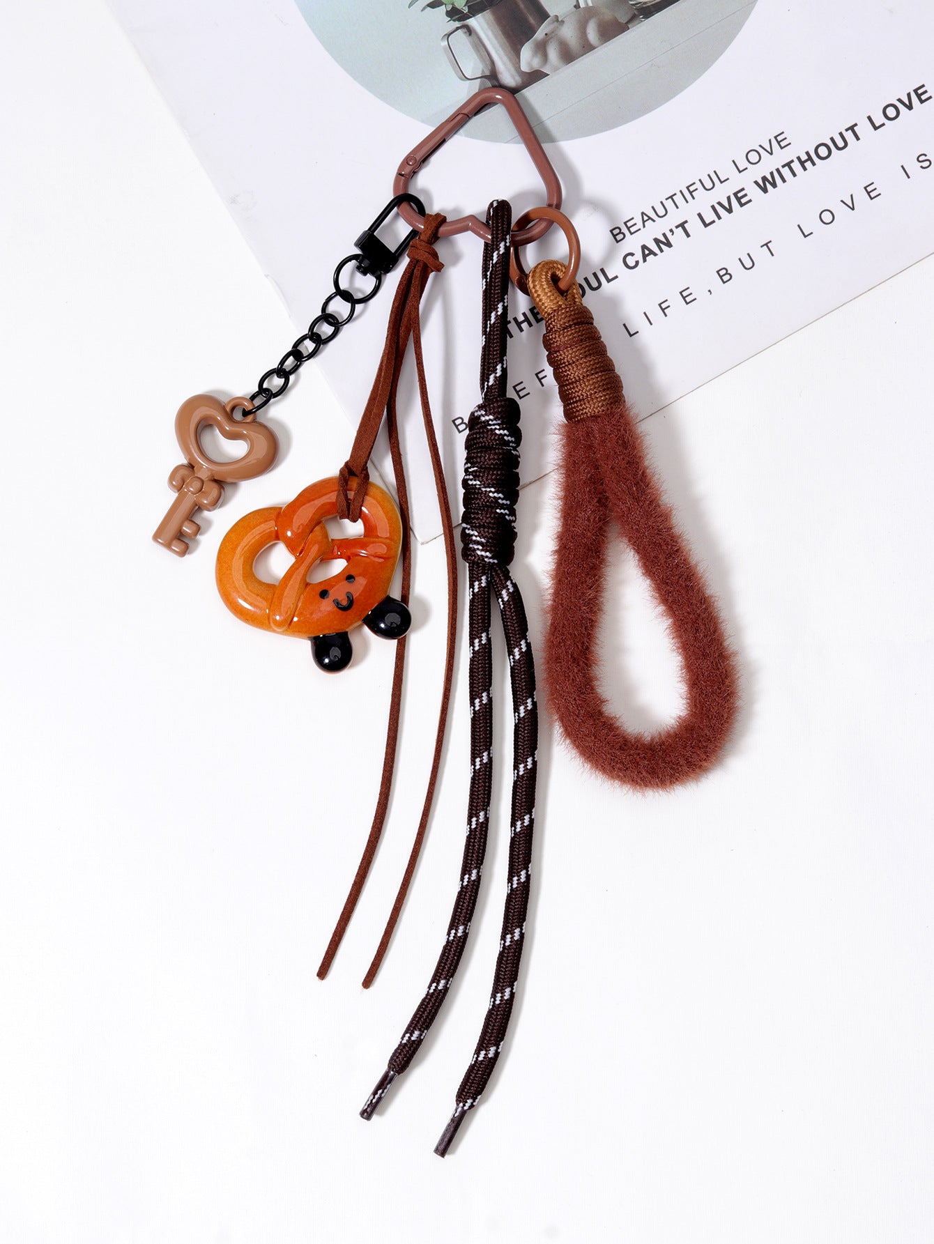 miu风碱水面包钥匙扣秋冬美拉德系可爱面包挂件学生情侣书包装饰